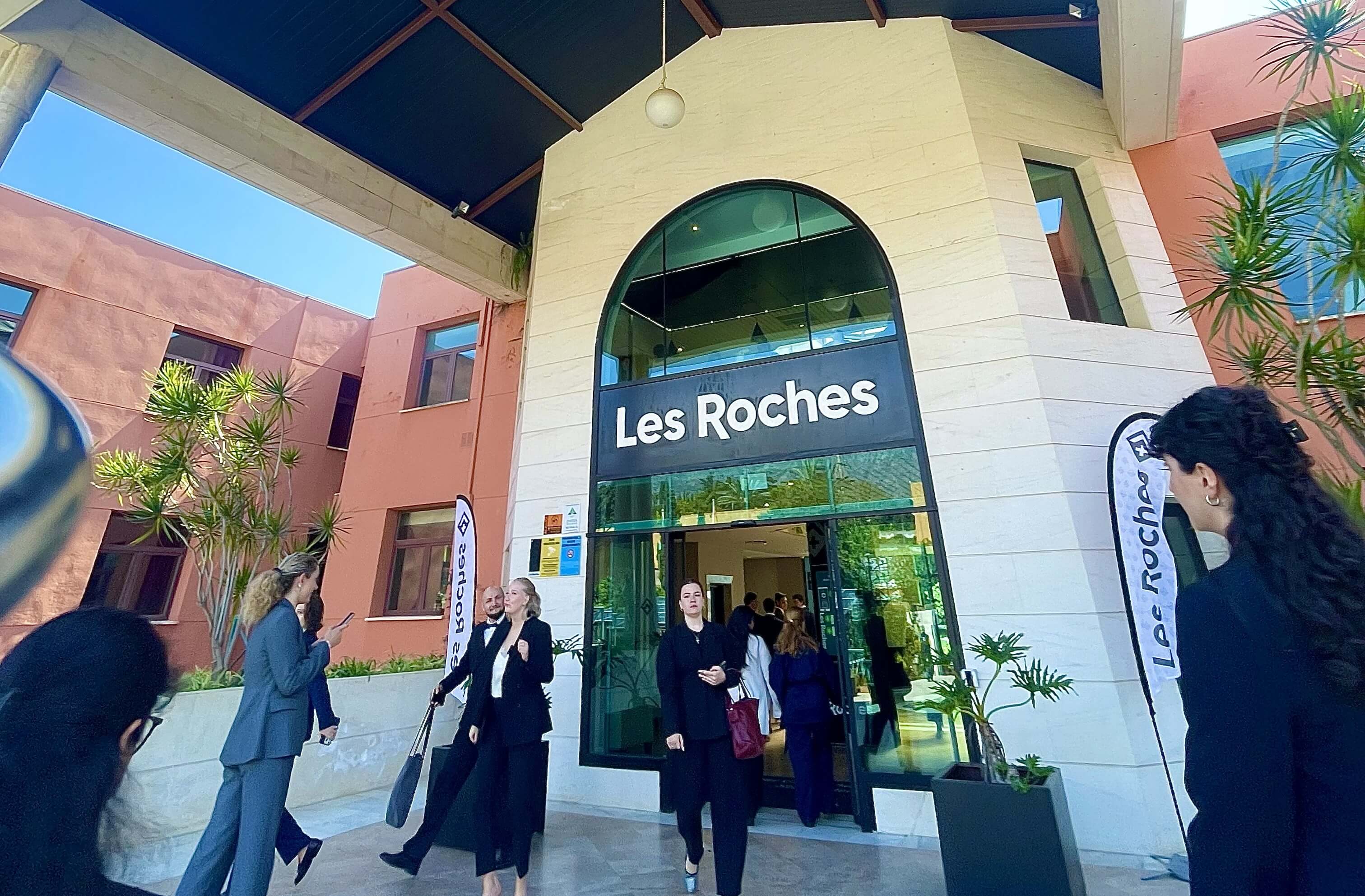 【現地訪問】レ・ロッシュ大学 マルベーリャ校 ― 地中海に面した学びの拠点